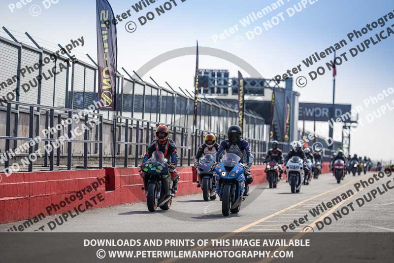 donington no limits trackday;donington park photographs;donington trackday photographs;no limits trackdays;peter wileman photography;trackday digital images;trackday photos